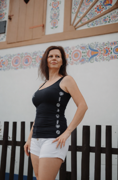 Slušivé tílko pro frajárky na doma, k muzice i do práce.